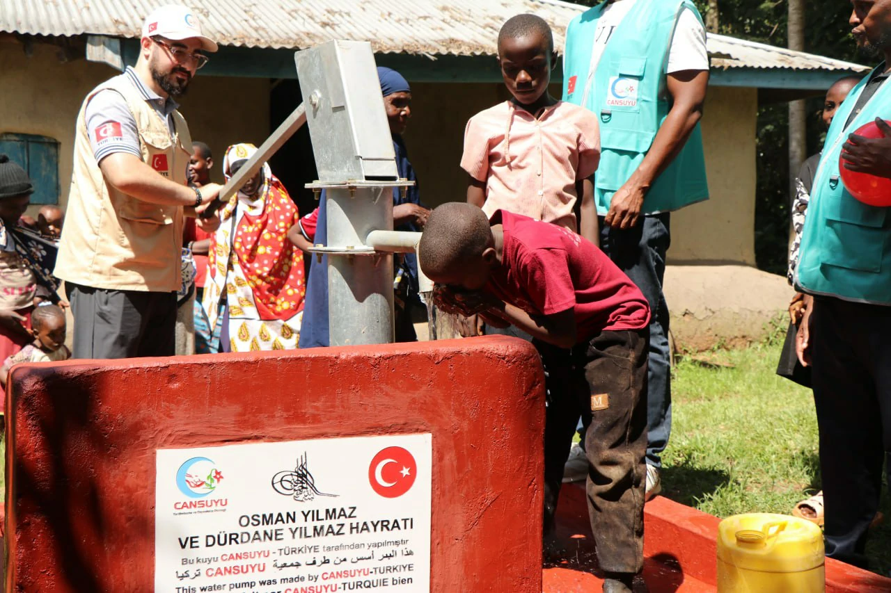 Cansuyu'ndan Kenya'da Su Kuyusu Açılışları