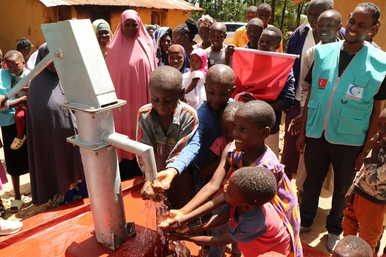 Cansuyu'ndan Kenya'da Su Kuyusu Açılışları