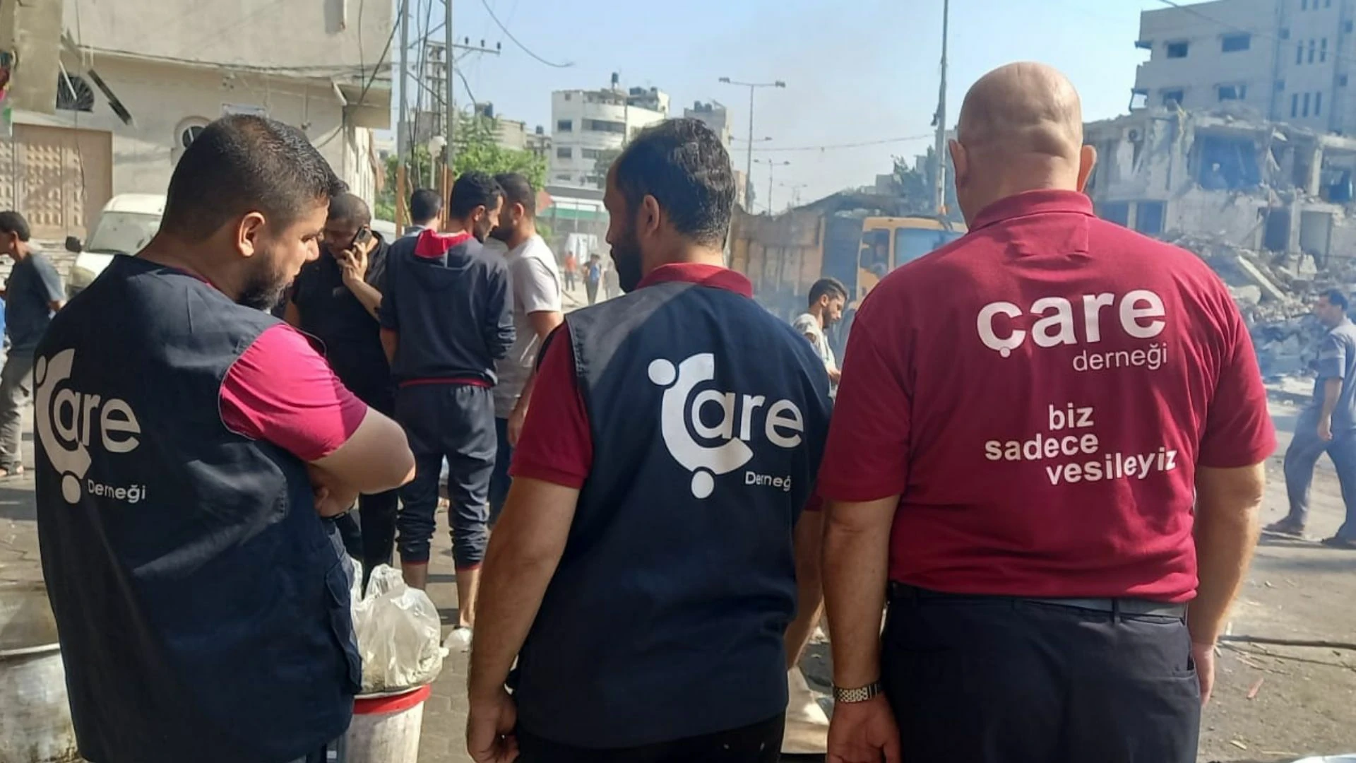 Çare Aşevi'nden Gazze'de Sıcak Ekmek Dağıtımı